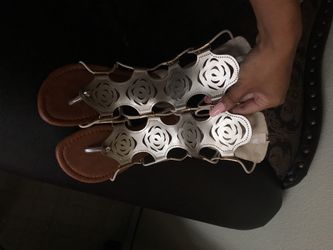 Size 7 cute sandals