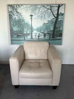 Natuzzi Leather Chair/ Sofa Chair