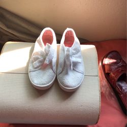 Girl White Shoes Size 8