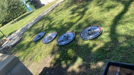 1964 SS  hub caps