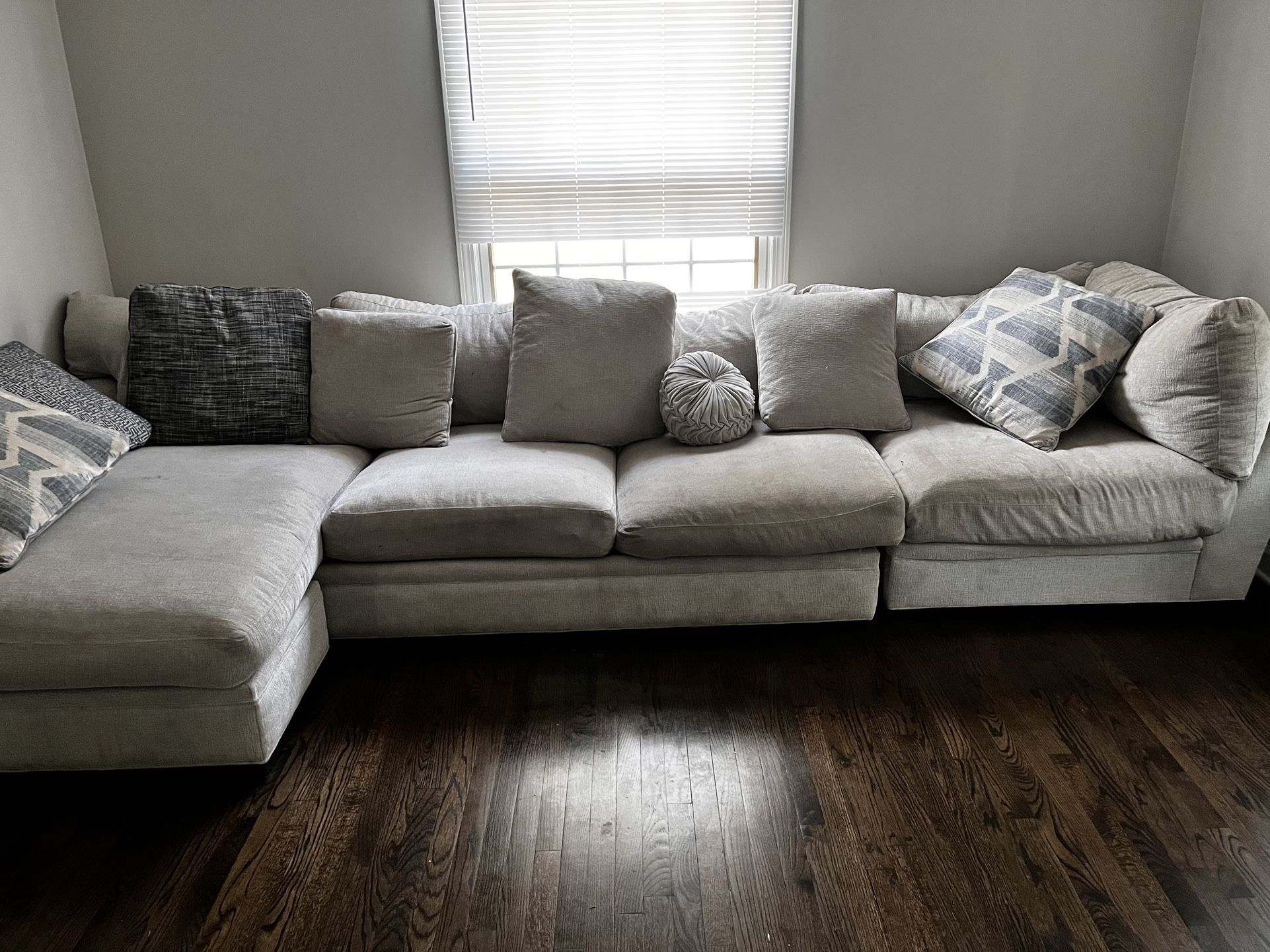 Sofa & Couch