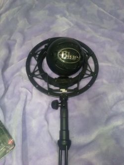 Blue Snowball USB Microphone with Shock Mount