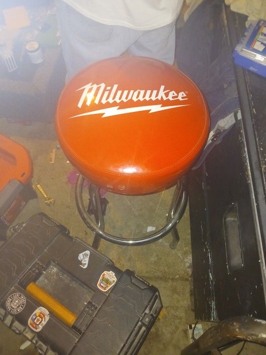 Milwaukee Stool