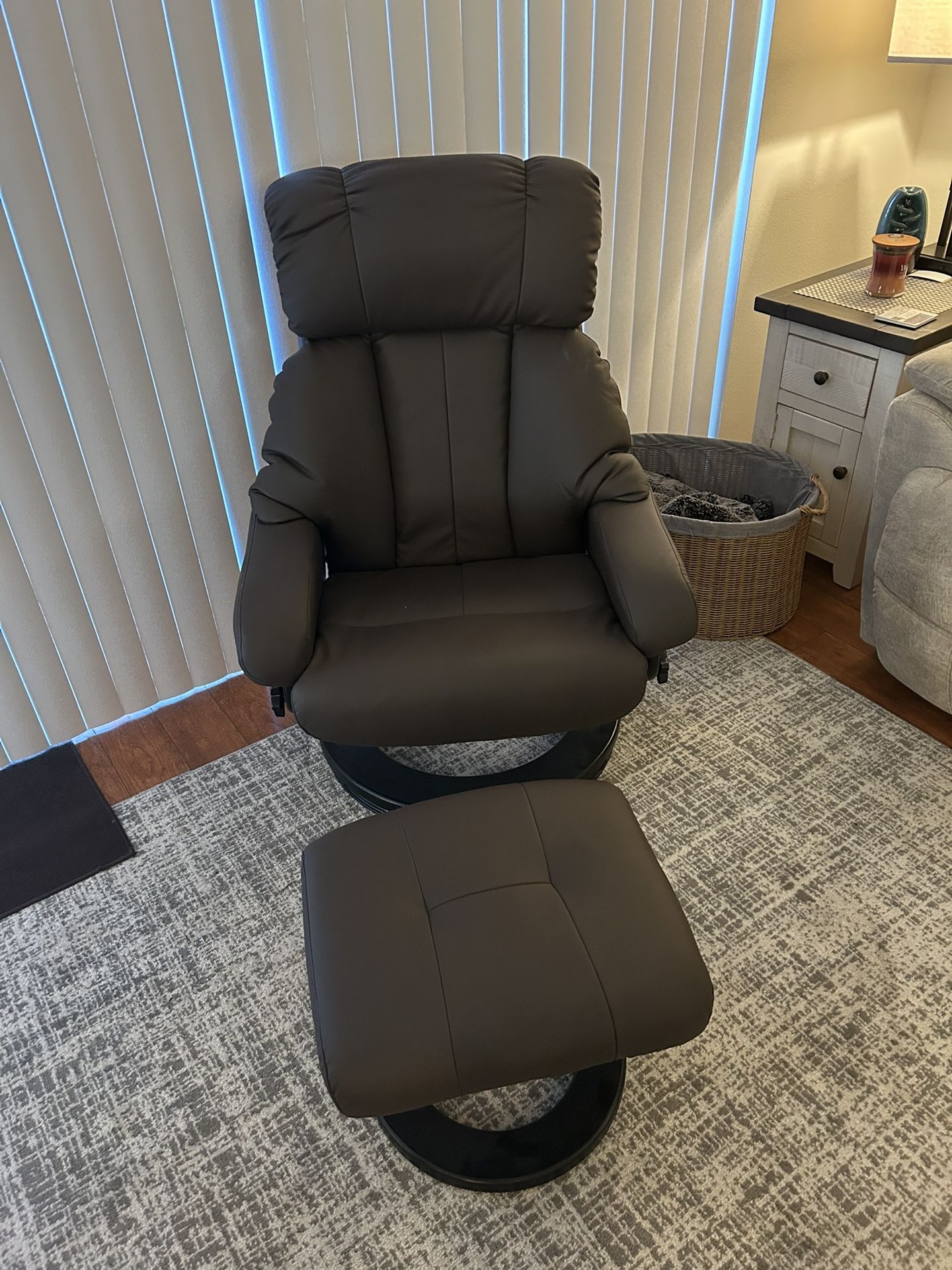 Massage Recliner / Swivel Chair With Ottoman