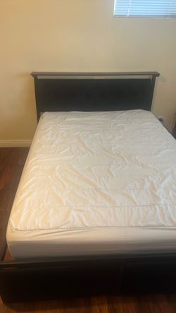 Full size bed