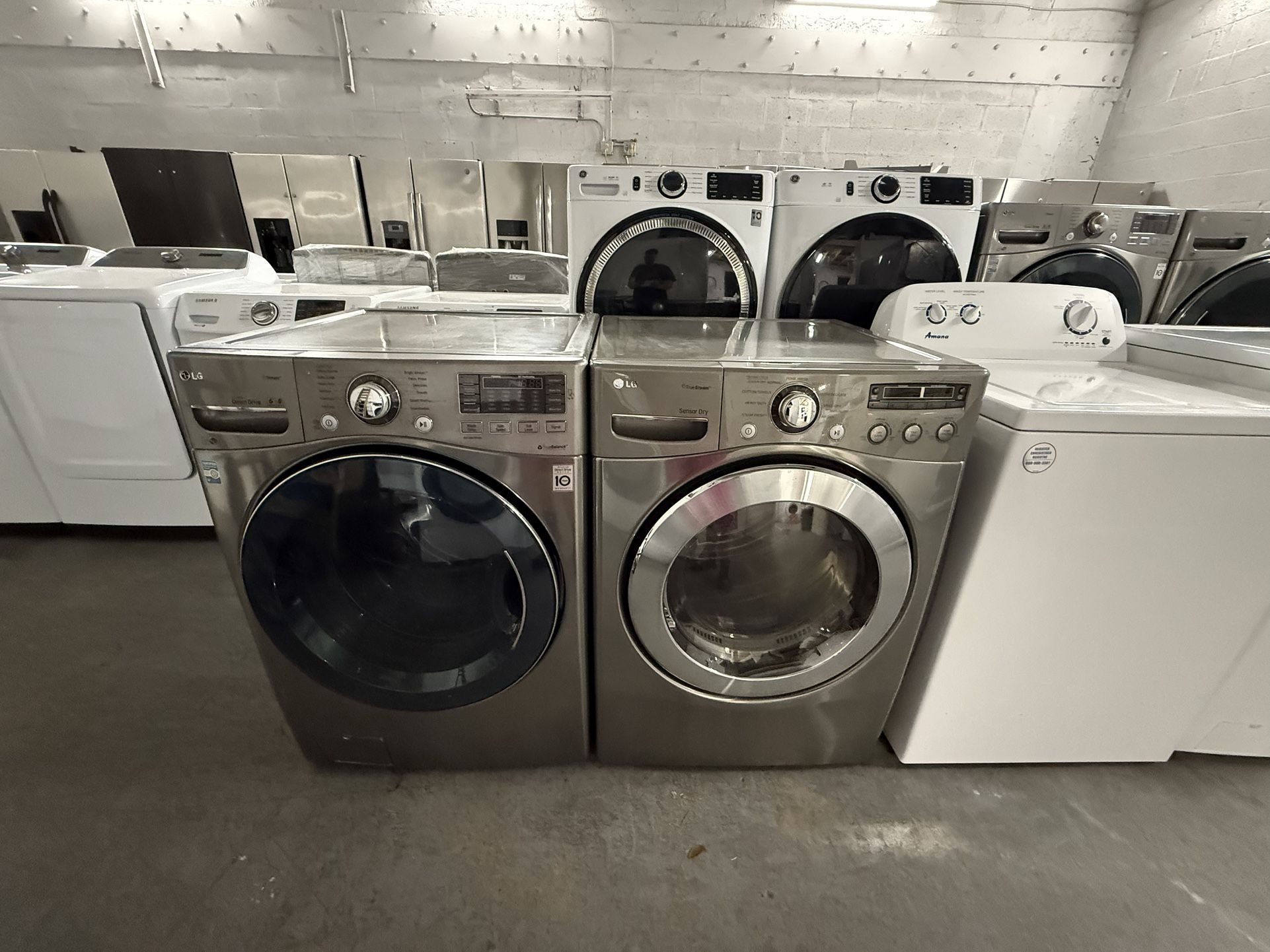 LG Washer And Dryer Set “27 ( Lavadora Y Secadora )