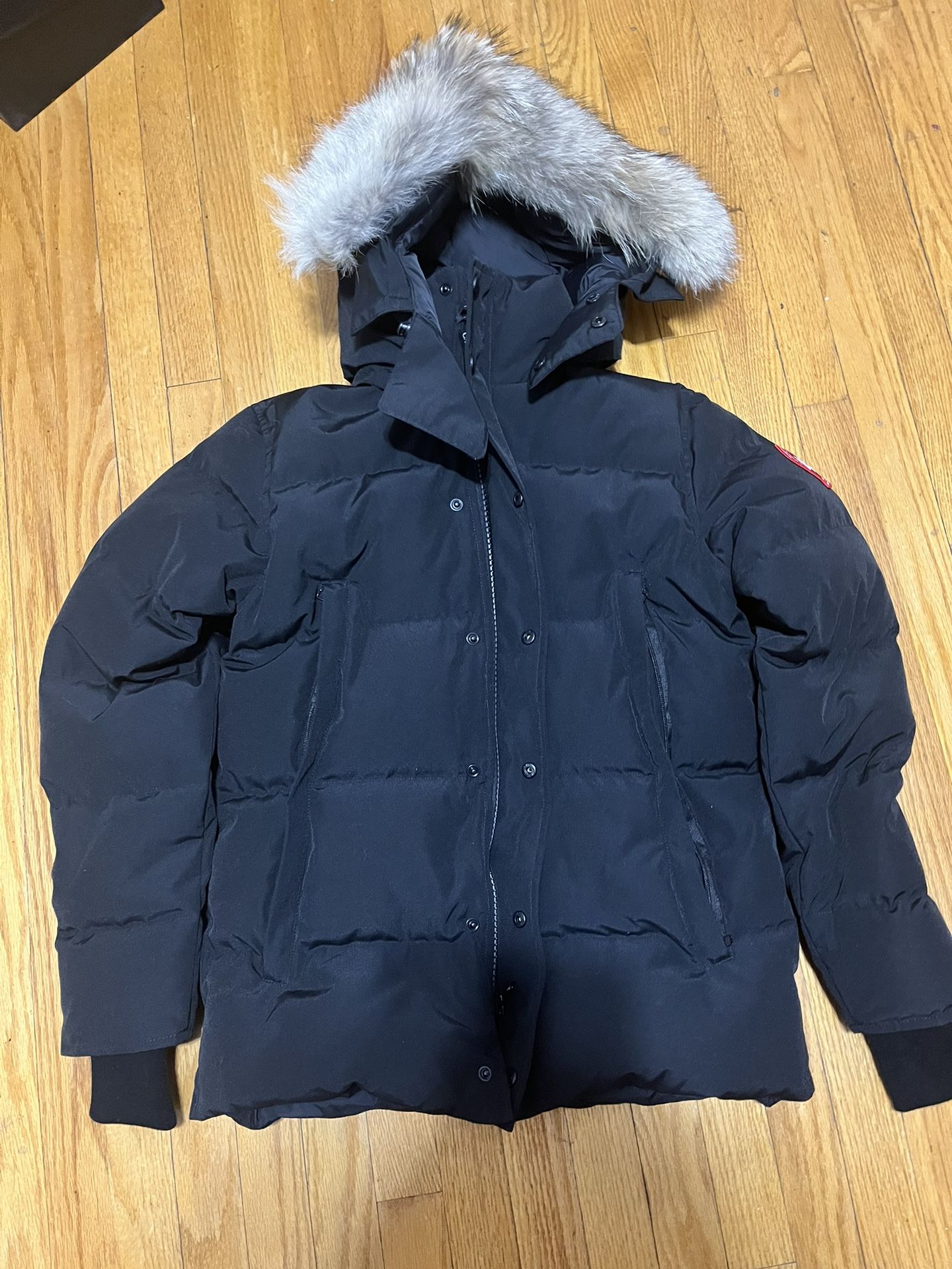 Canada goose wyndham parka queens deals
