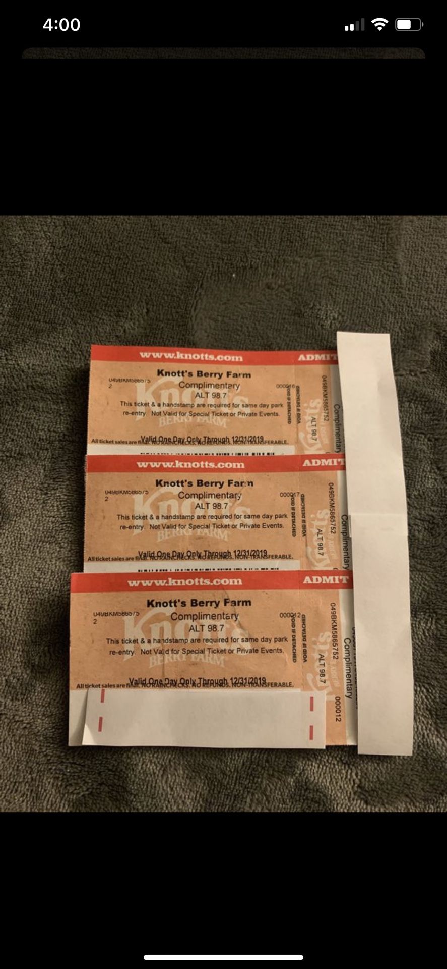 Knottsberry farm tickets 🎫.. 3 tickets available $40 Each