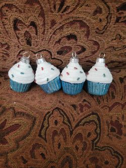 Set of 4 Cupcake Christmas Ornaments