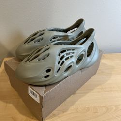 Adidas Yeezy Foam RNR 