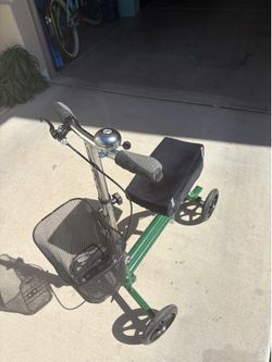 Knee rover knee scooter