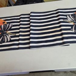 HALLOWEEN TABLE RUNNER