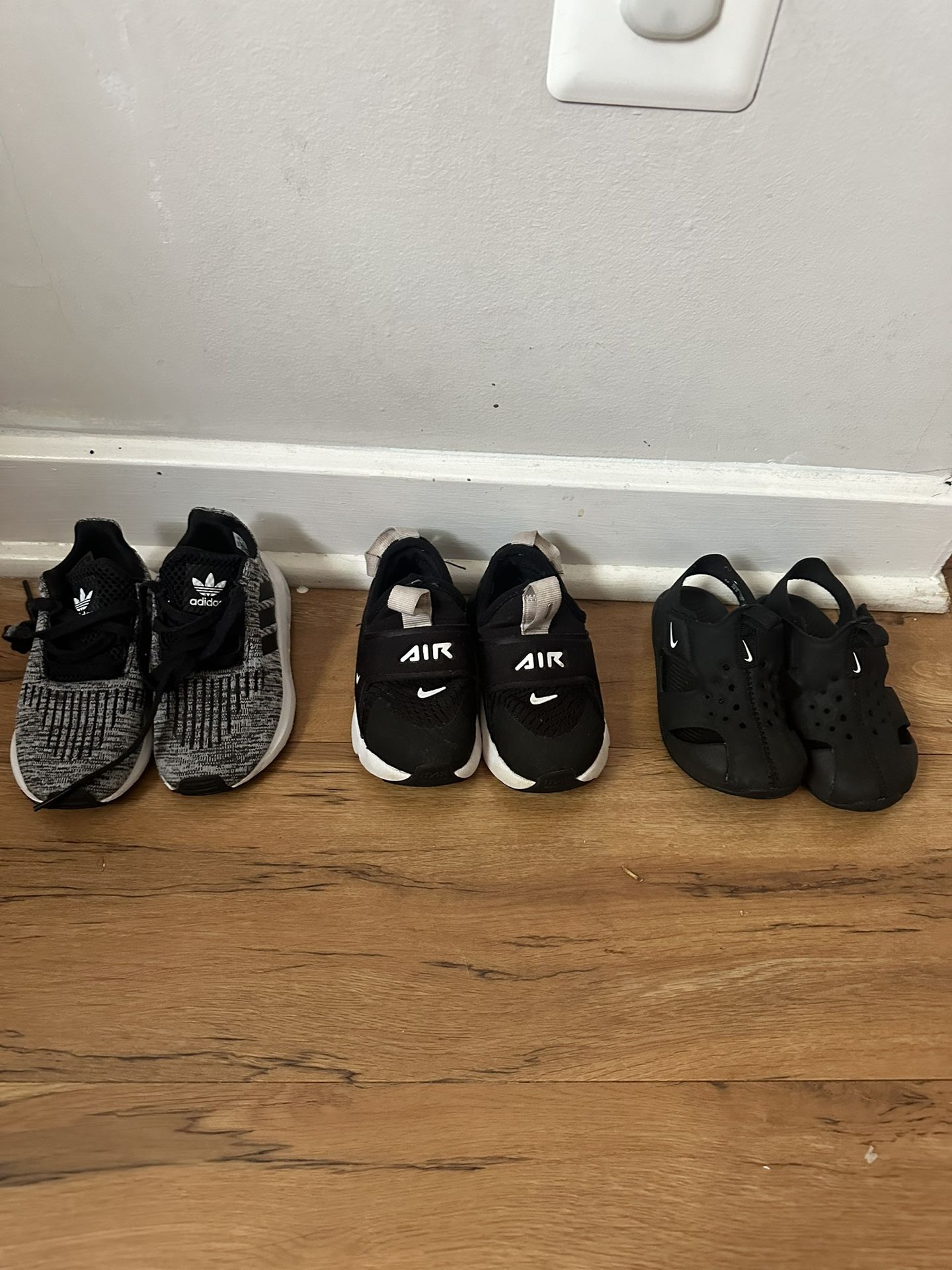 Infant Sz. 7 (Nike,Adidas, Champion) 4 pairs