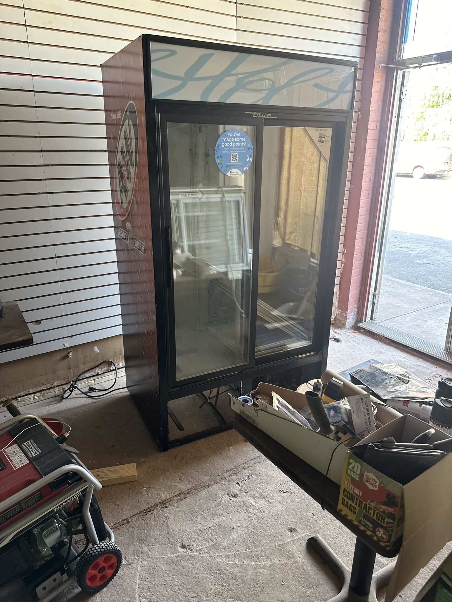 2 Door Soda Cooler With Shelfs