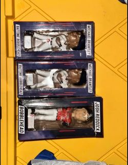 Bobble heads