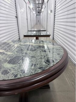 19TH CENTURY GERMAN VINTAGE VERDE ISSOGNE GREEN MARBLE ROUND TABLE & VERDE MARBLE END TABLES