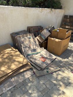 Free moving boxes and packing paper