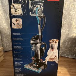 BRAND NEW BISSELL UPRIGHT VACUUM. CLEANVIEW SWIVEL PET. ATTACHMENTS INCLUDED.  3 YEAR MAIL IN WARRANTY.   WAS $225. + TAX.  NOW $125 🔥🔥🔥