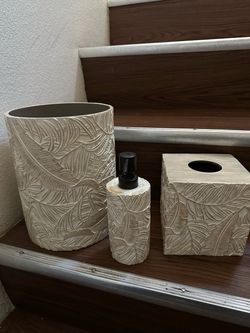 3-Piece Bathroom Accessory Set Leaf Embossed