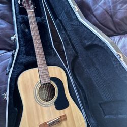Washburn D10 guitar perfect condition!!