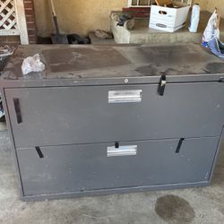Metal Filing Cabinet 