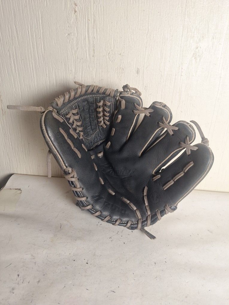 Baseball Glove, MIZUNO.. 11.25"