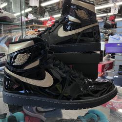 Air Jordan 1 Retro High Black Metallic Gold