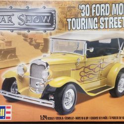 Revell 1:24 Scale Car Show • '30 Ford Model A Touring Street Rod Model Kit