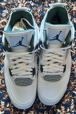 DS Jordan 4 size 12.5 $220