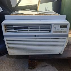 LG Air Conditioner 