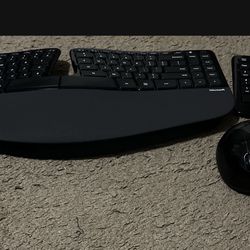 Ergonomic Wireless Keyboard/mouse