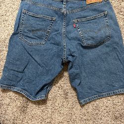 Men’s Levi’s shorts size 34