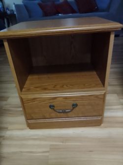 OAK NIGHT STAND