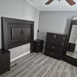 Bedroom Set Full / Queen Size 