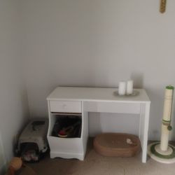 White Computer Desk Used