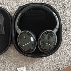 Noise Cancelling Headphones