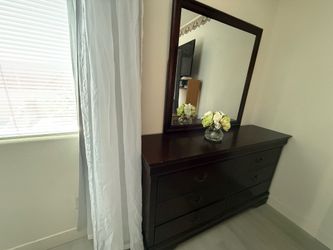 King size bed set 4 pieces $350
