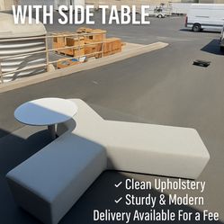 Modern Lounge Chair with Built-In Side Table – Excellent Condition