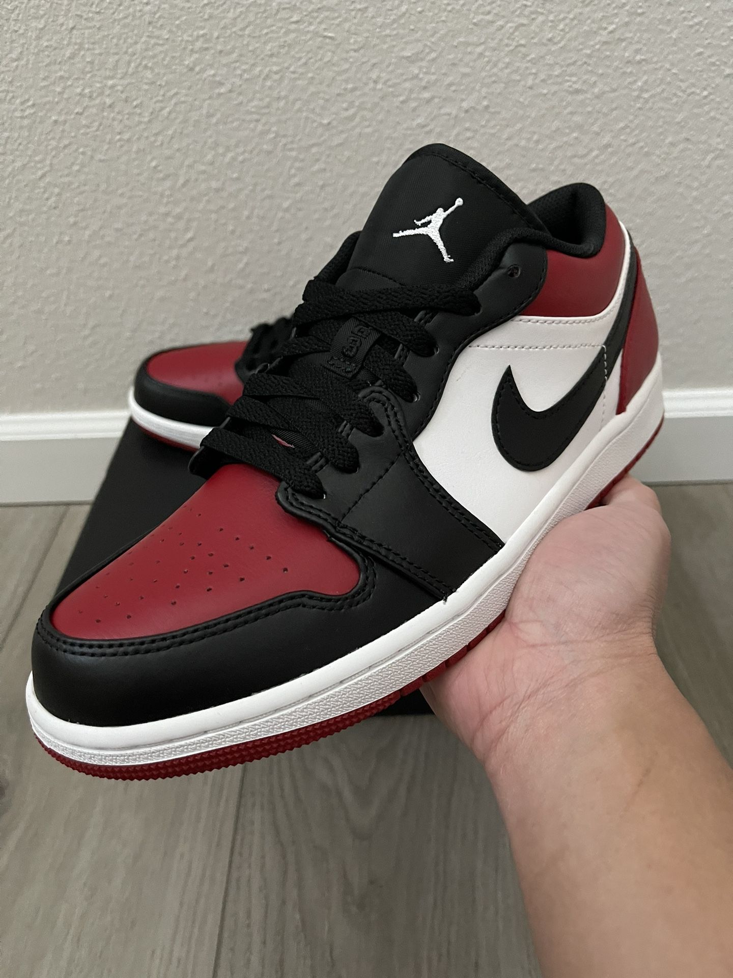 Nike Air Jordan 1 Low Bred Toe Men’s Size 9 NEW/DS