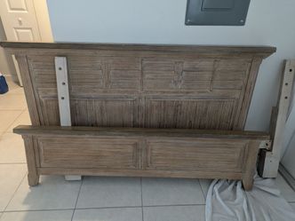 Queen size bed