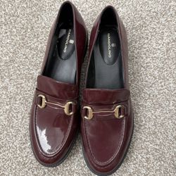 Bandolino Women's Loafer Gold Tone Horsebit Accross Front Burgundy Size 10