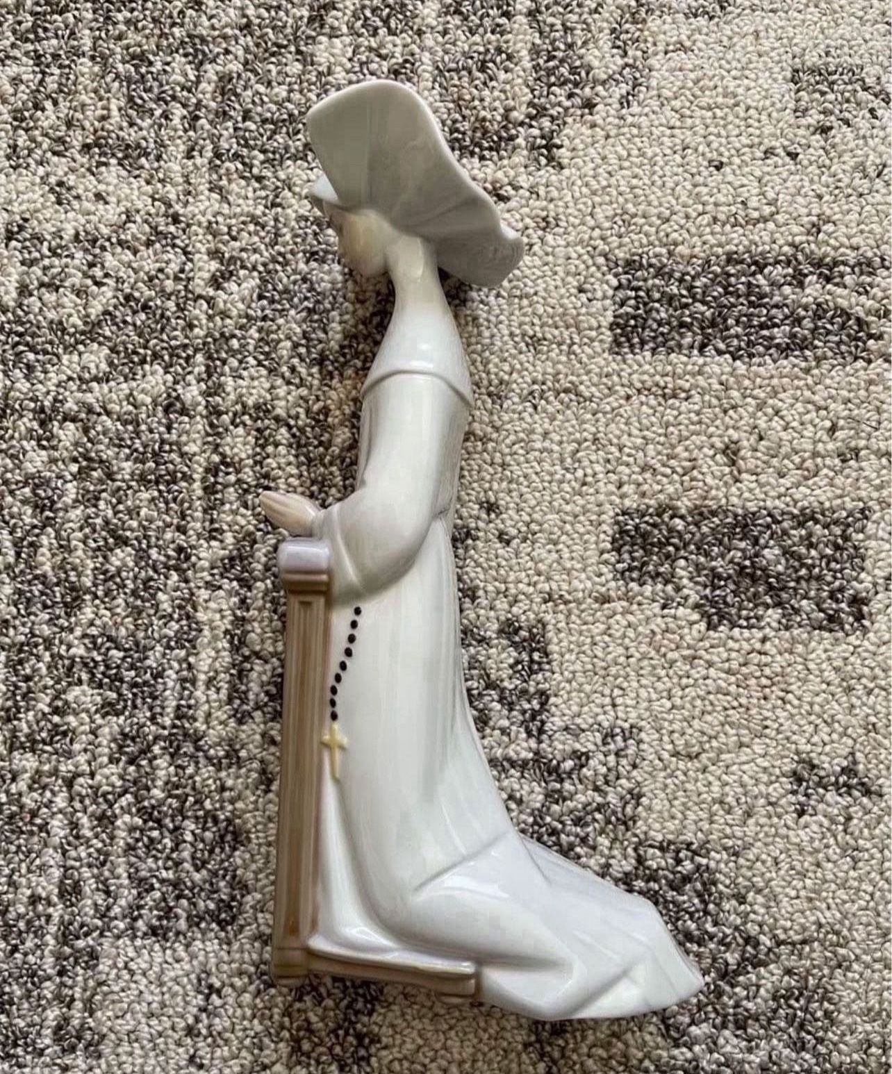 RARE Lladro 5502 MEDITATION (White) in Mint condition