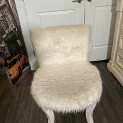 White fur Chair 