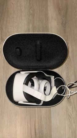 VR head set hardly used $100