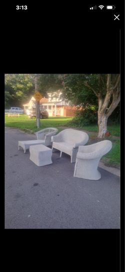 FOUR PIECE HIGH END WHITE WOVEN WICKER PATIO FURNITURE SET