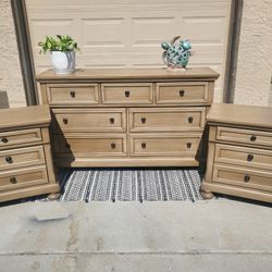 Gorgeous Dresser And Nightstands 