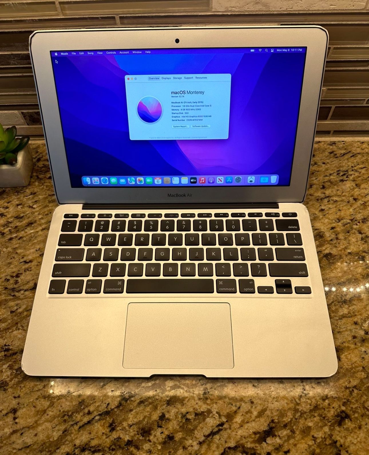 Macbook Air 11" 128SSD i5 Processor