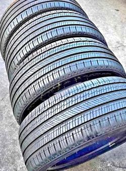 235 45 18 Michelin Tires Con 80% de Vida Las 4