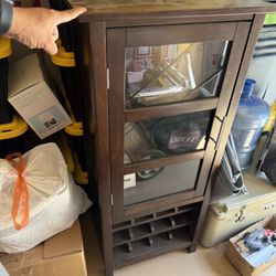 Bar/wone Cabinet (2 Shelves) 