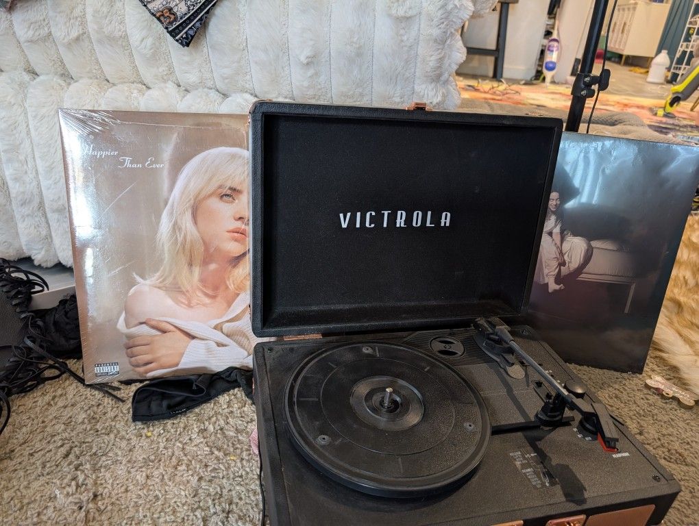 Victrola - Journey Bluetooth Suitcase Record Player with 3-speed Turntable - Black with records